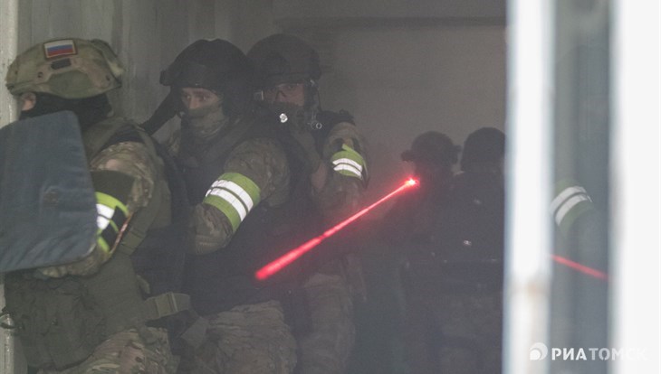 ФСБ задержала в Томске подозреваемого в нападении на военных в Чечне