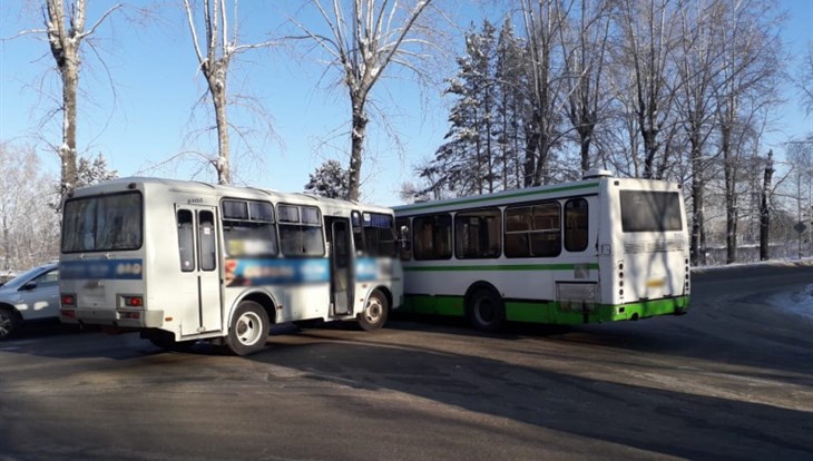 Столкновение двух маршрутных автобусов произошло в Северске