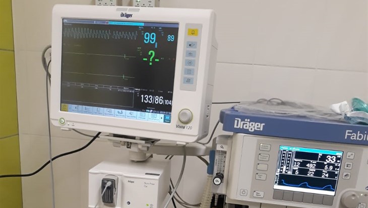 Томский фонд ОМС закупил наркозно-дыхательный аппарат для роддома №4