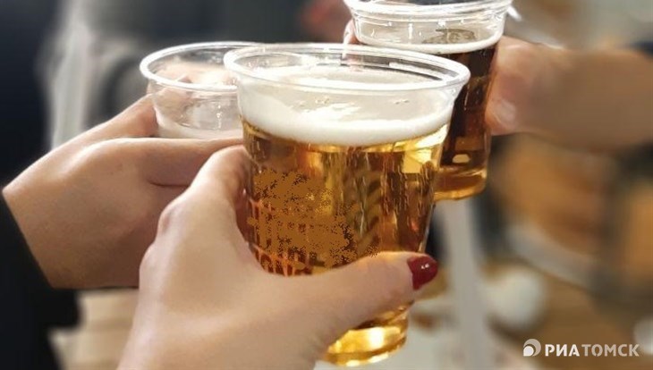 Взрослые томичи выпили почти 50 литров пива на человека в 2022г