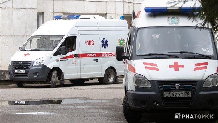 Трое получили ожоги и переломы при пожаре на Мельничной в Томске