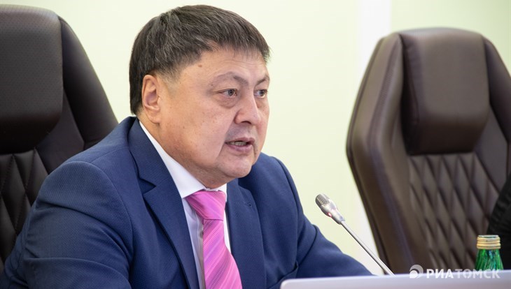 Депутаты приняли отставку Акатаева с поста спикера думы Томска