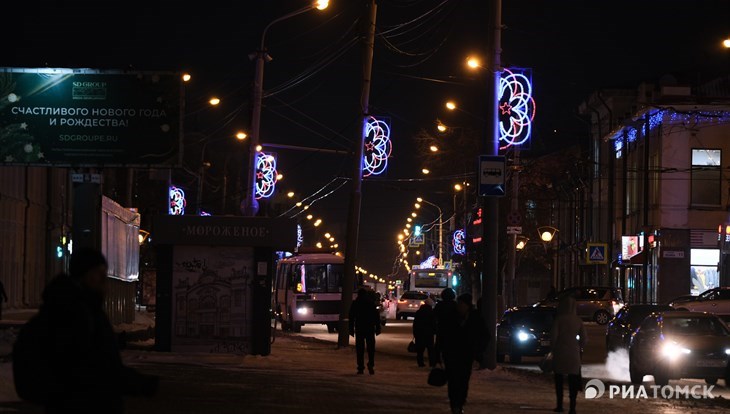 Новый год все ближе: праздничная иллюминация зажглась в Томске
