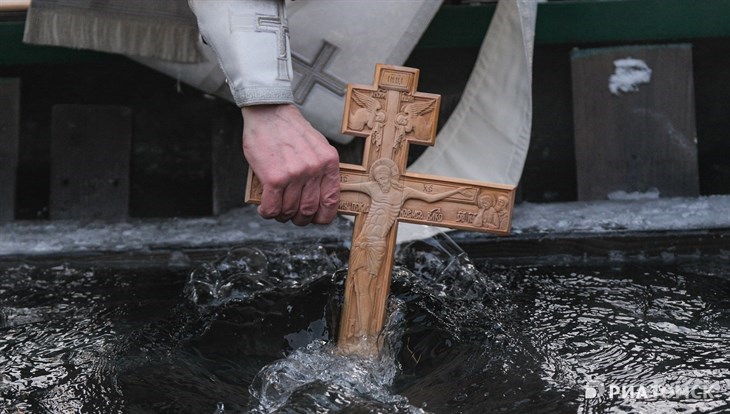 Как правильно принимать святую воду: молитвы, правила, обычаи