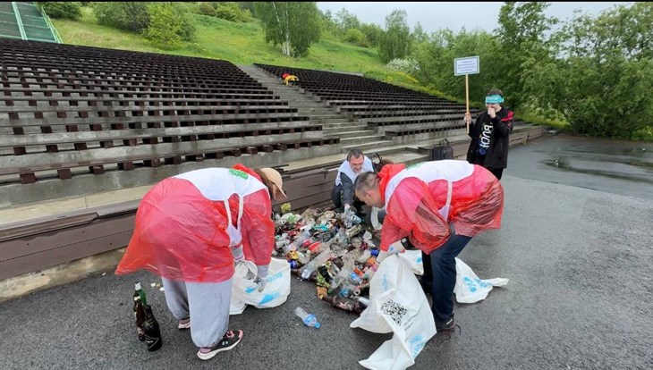 Томичи собрали в Лагерном саду 300кг отходов на "мусорном" чемпионате