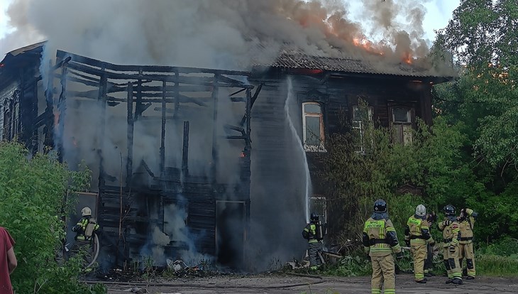 Исторический дом на улице Гоголя загорелся в Томске