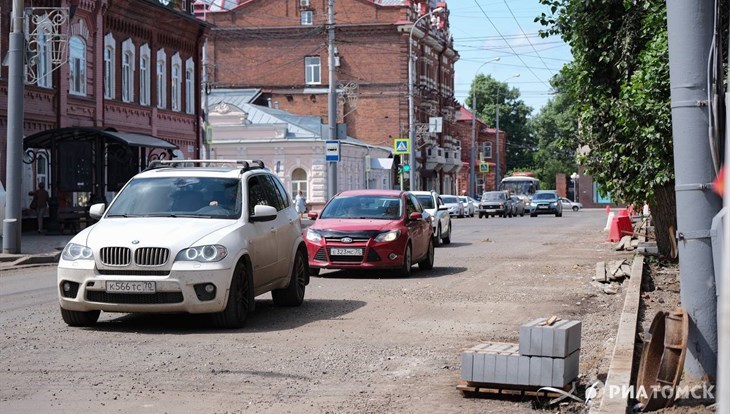 Мэр: подрядчики должны убрать новый слой асфальта на 4 улицах Томска