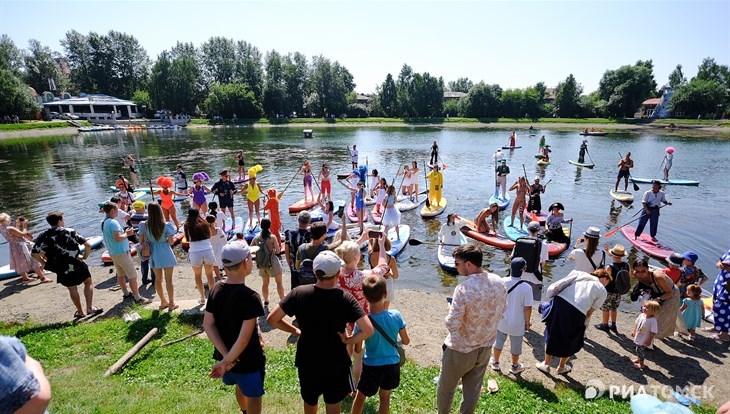 Карнавал на воде: фестиваль сапбординга прошел в Томске