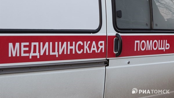 Женщина и девочка попали в больницу после лобового ДТП в Томске