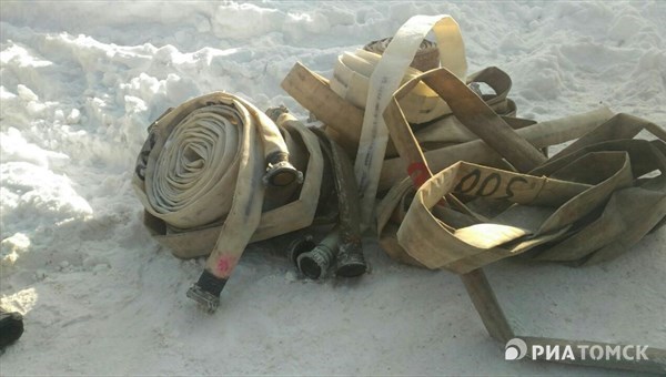 Пожарные нашли тела 2 человек в сгоревшем вагончике на томском севере