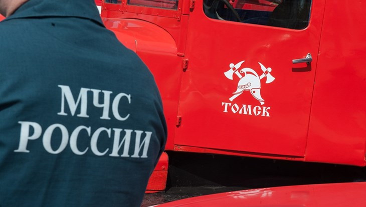 Спасатели нашли тело мужчины при тушении пожара в многоэтажке в Томске