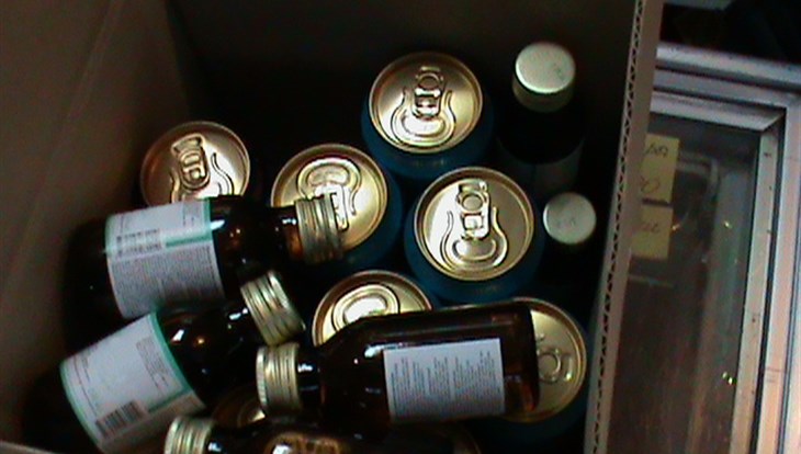 Более 100 литров нелегального алкоголя изъято в томском магазине