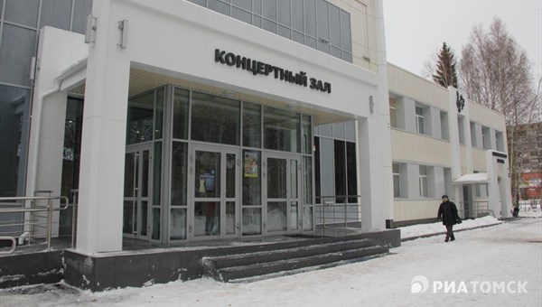 Облдума выделила еще 50 млн руб за ремонт концертного зала в Стрежевом