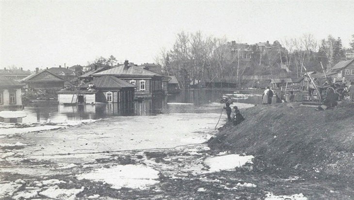 Стирка на крышах и вода на Батенькова: паводки в Томске в XIX-ХХ веках