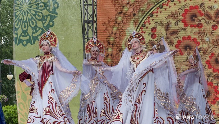 В Шурабаше марийский народный фольклорный ансамбль отметил 65-летний юбилей