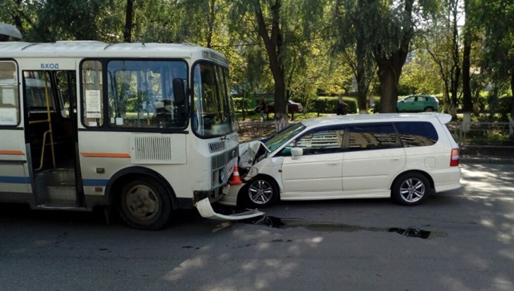 Пассажирка маршрутки пострадала в ДТП с тремя авто на Лазо в Томске